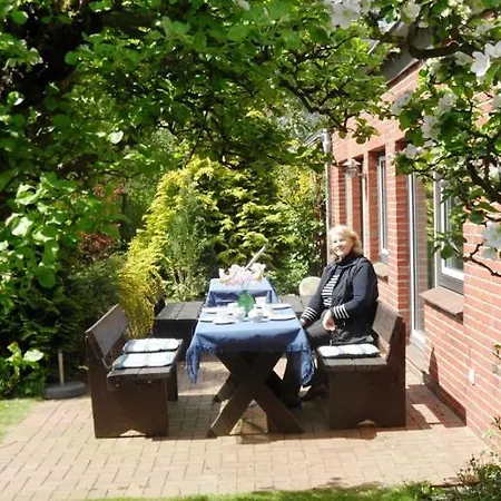 Kuenstlergarten Haus 2 *